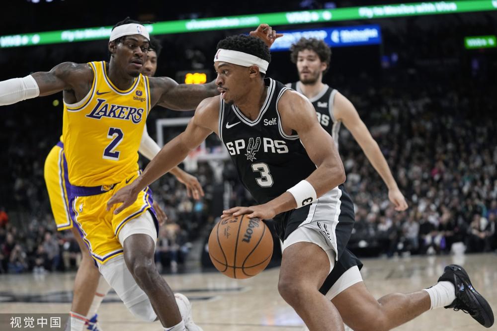 球员指点了 球员指点了